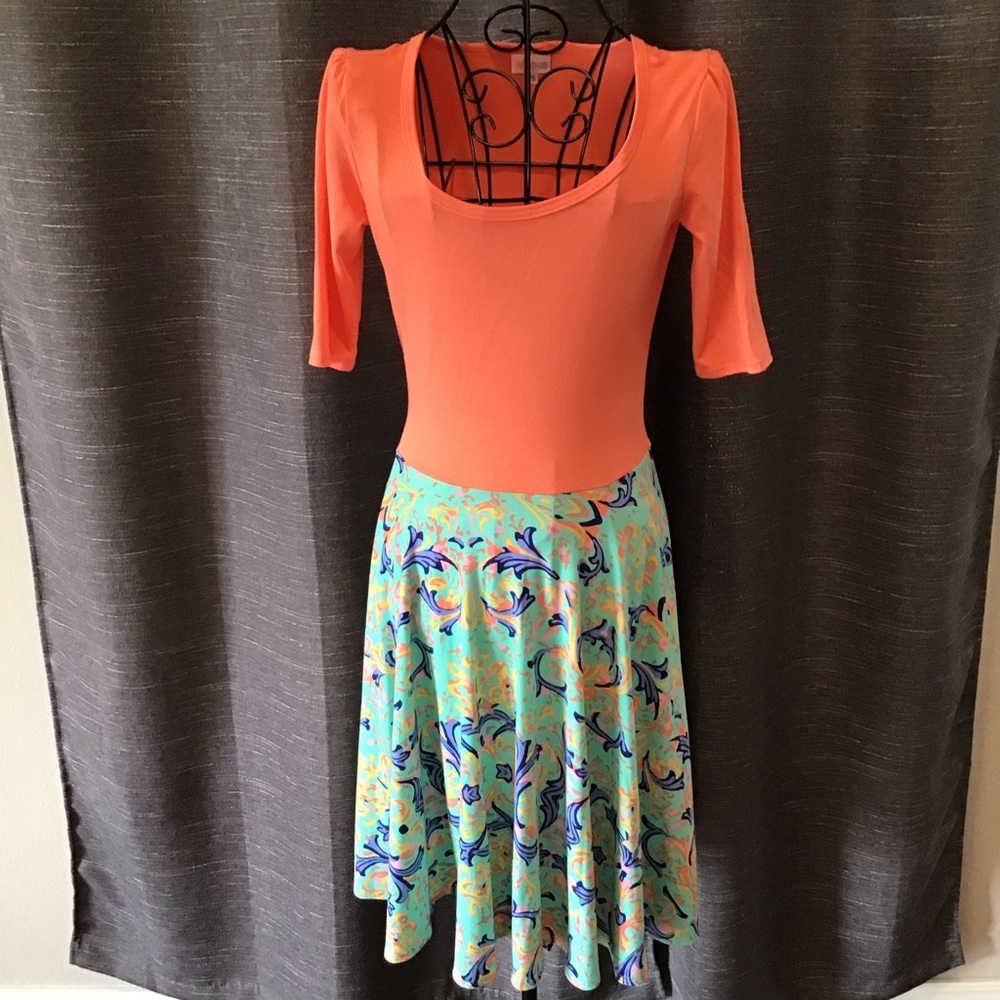 🛍 3/$25 - LuLaRoe Nicole Dress NWOT